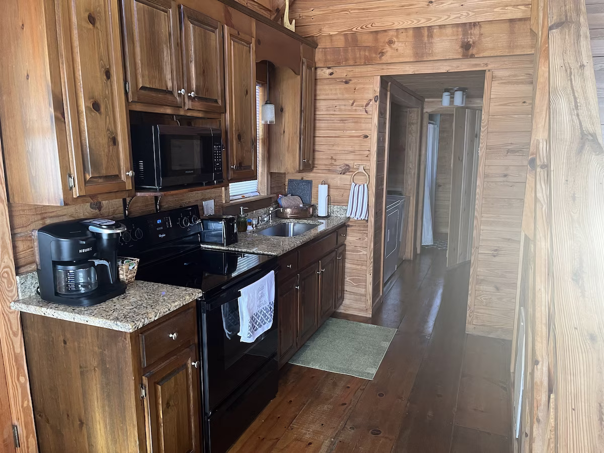 Warm Springs, GA Shepherd's Den Cabin