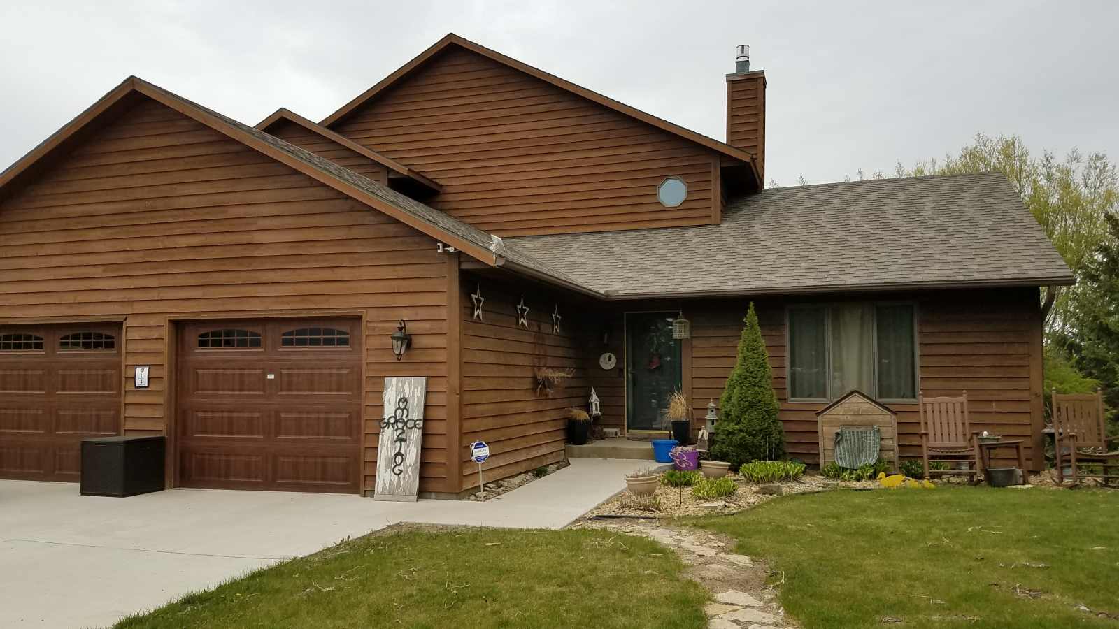 Faribault, MN Family-Sized Home