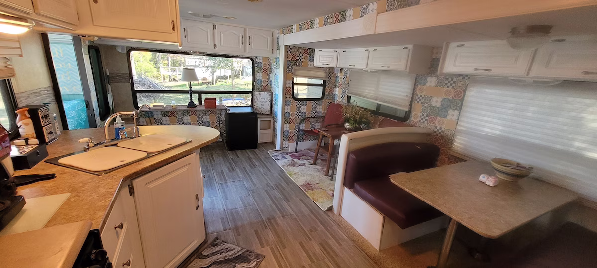 Logan Martin Lake, AL Retro Camper