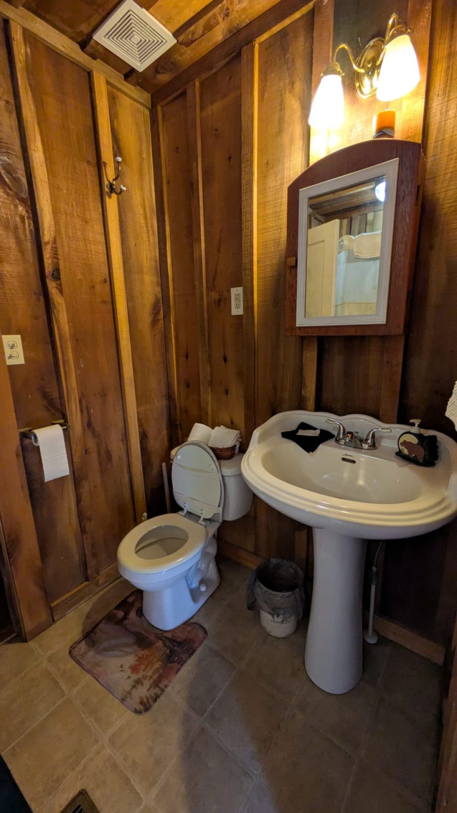 Ariton, AL Vineyard Retreat Cabins