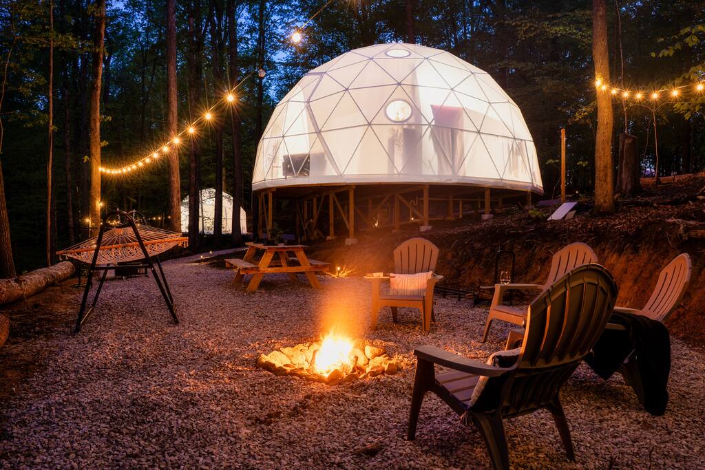 Robbins, TN Large Glamping Geodome