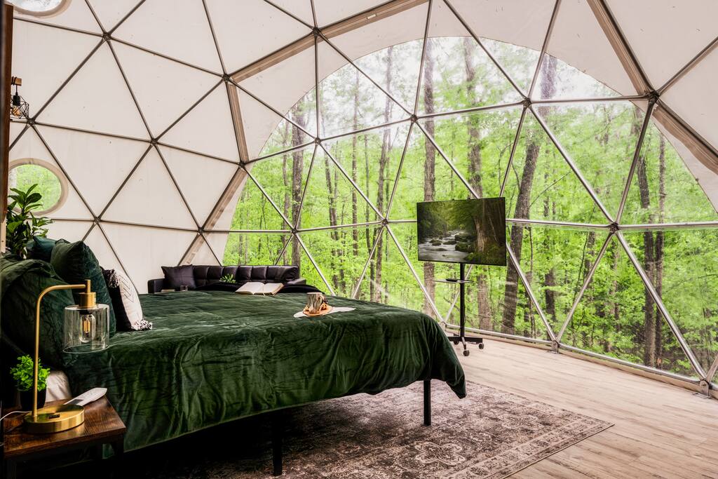 Robbins, TN Large Glamping Geodome