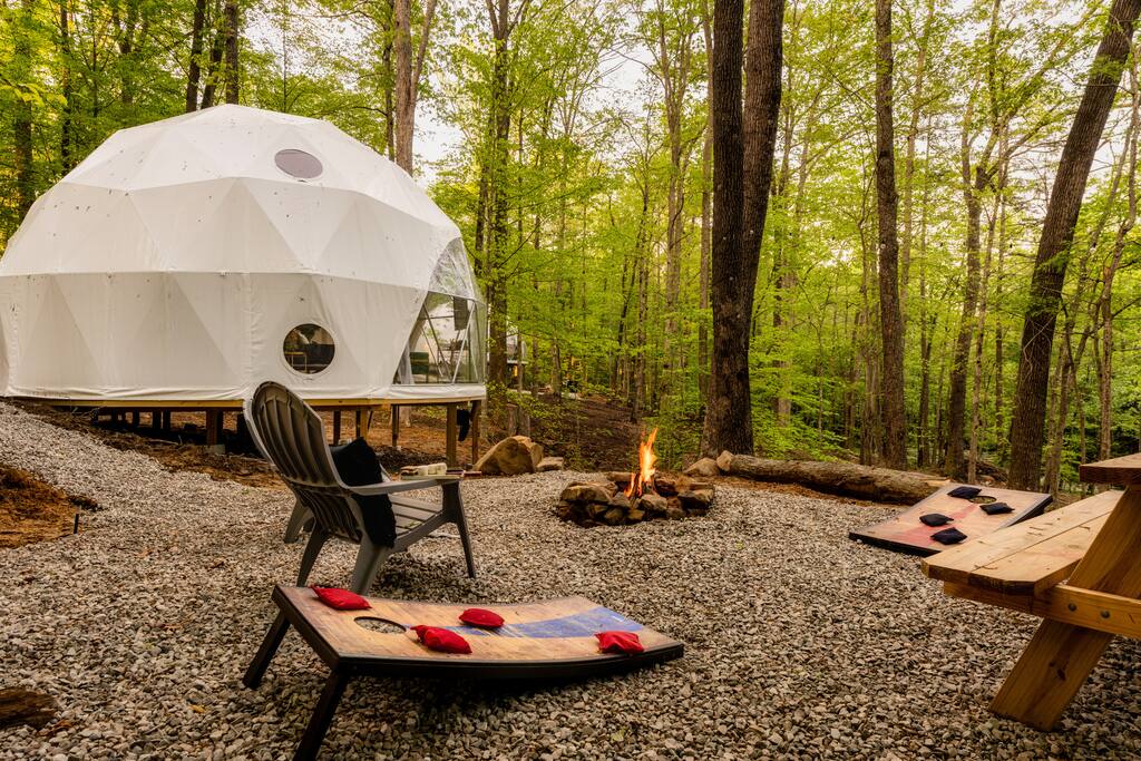 Robbins, TN Small Glamping Geodome