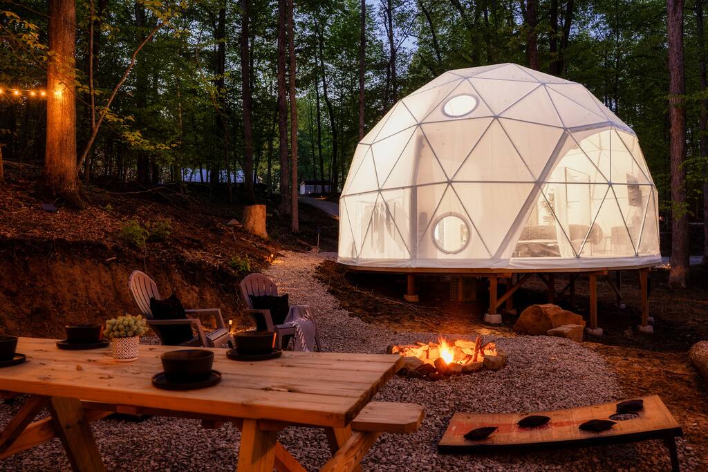 Robbins, TN Small Glamping Geodome