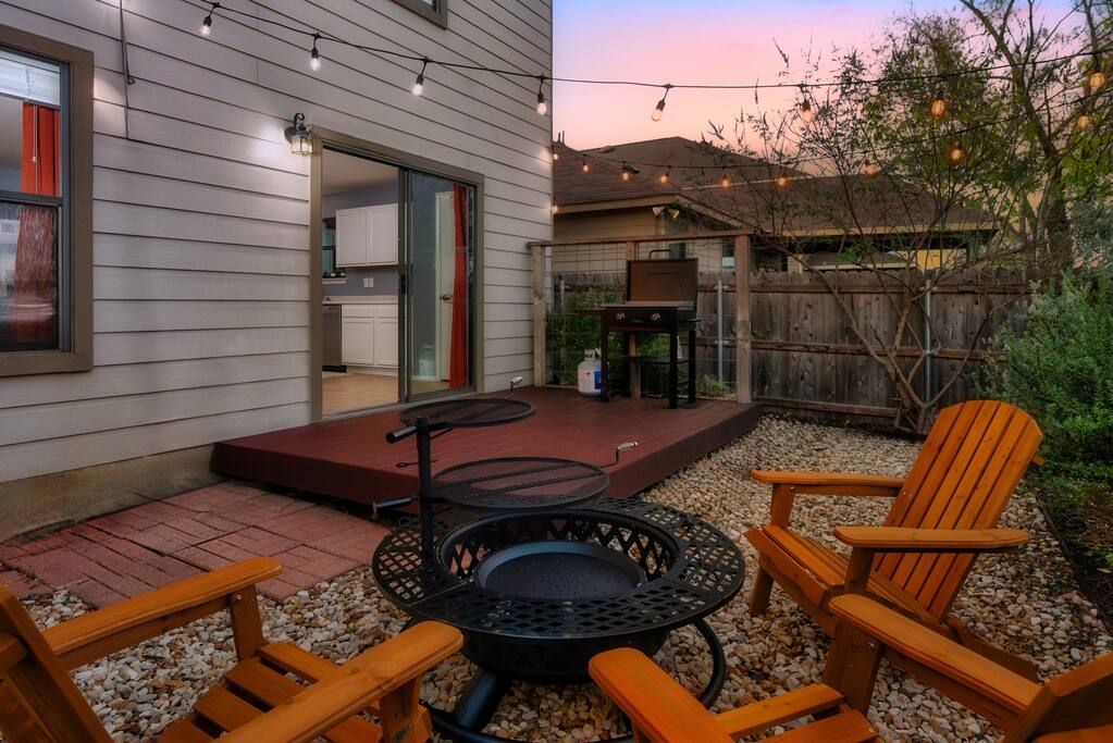 Austin, TX Unhosted Home
