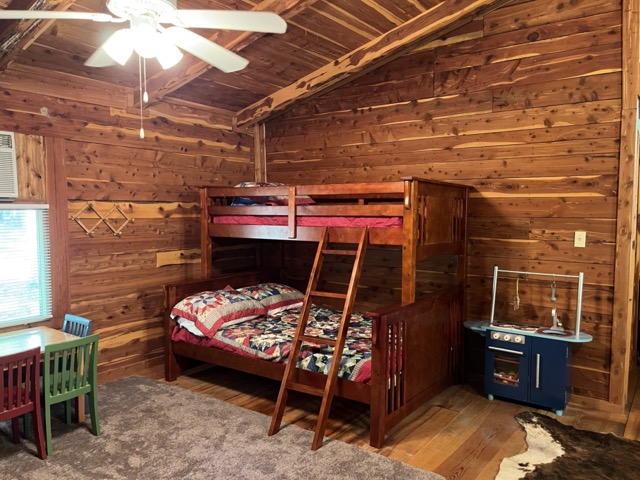 Harriet, AR Tributary Retreat Cedar Cabin