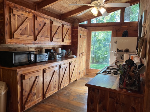 Harriet, AR Tributary Retreat Cedar Cabin