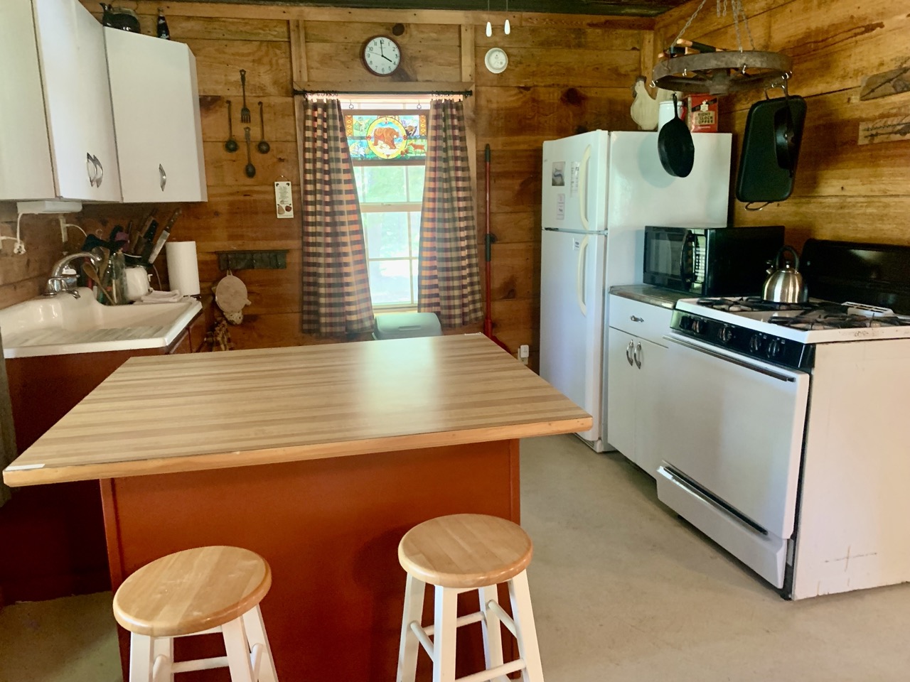 Harriet, AR Tributary Retreat Woods Cabin