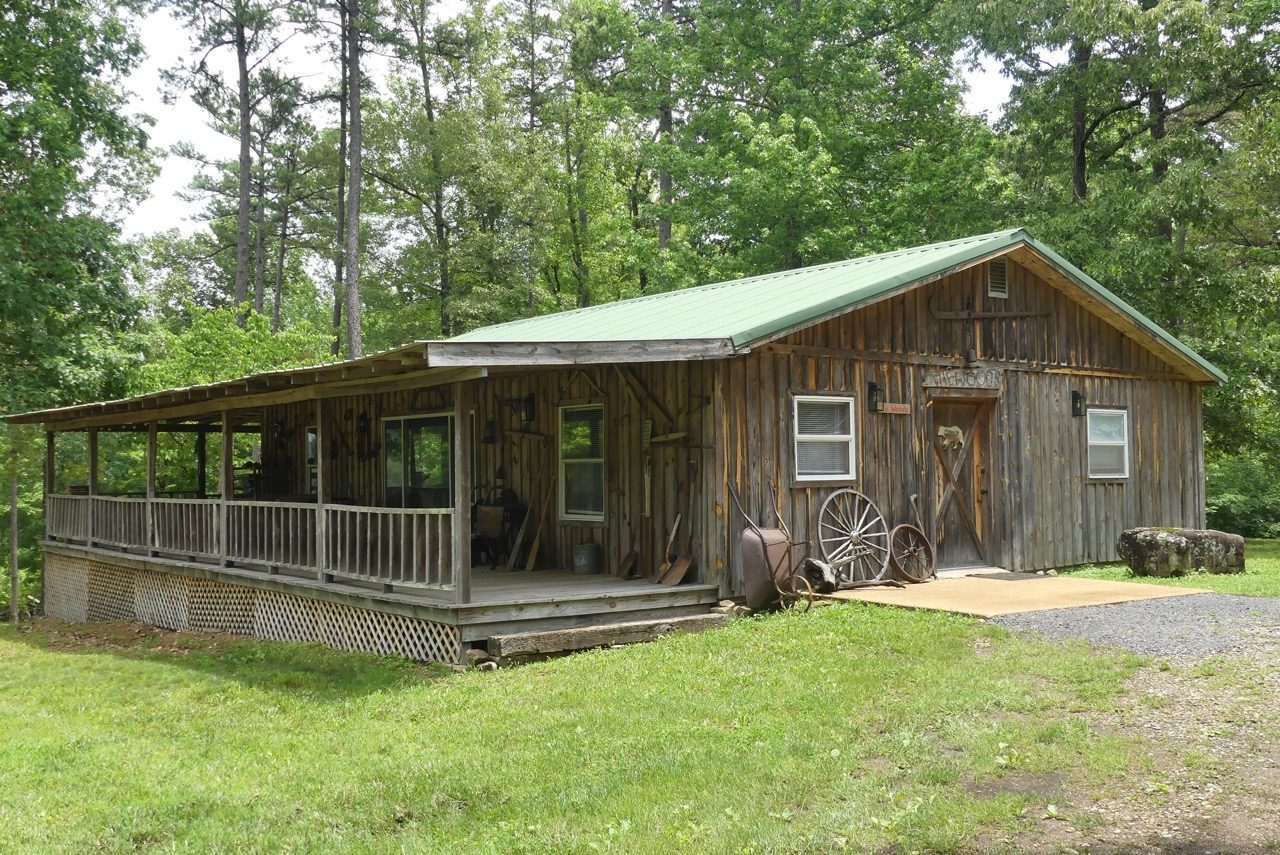Harriet, AR Tributary Retreat Woods Cabin