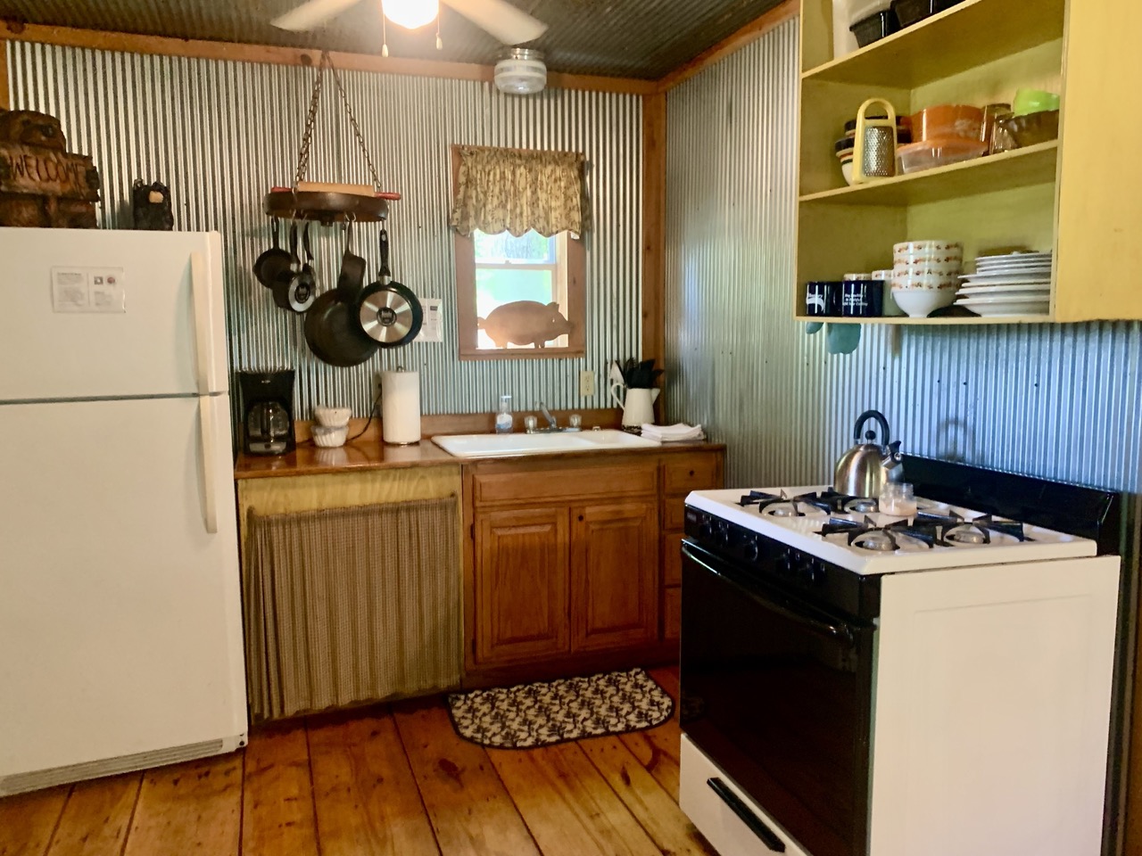 Harriet, AR Tributary Retreat Boulder Cabin