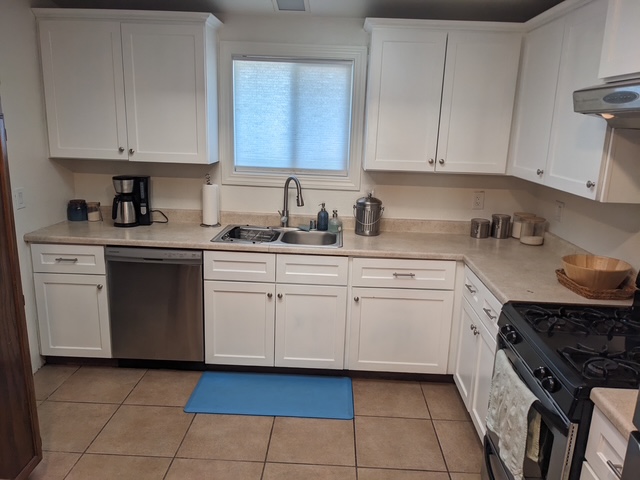 San Diego, CA Unhosted Home