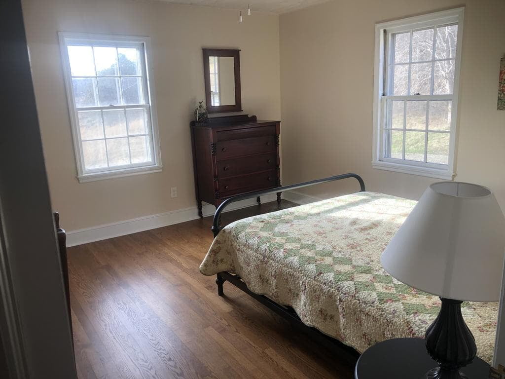 Lawsonville, NC Unhosted Home