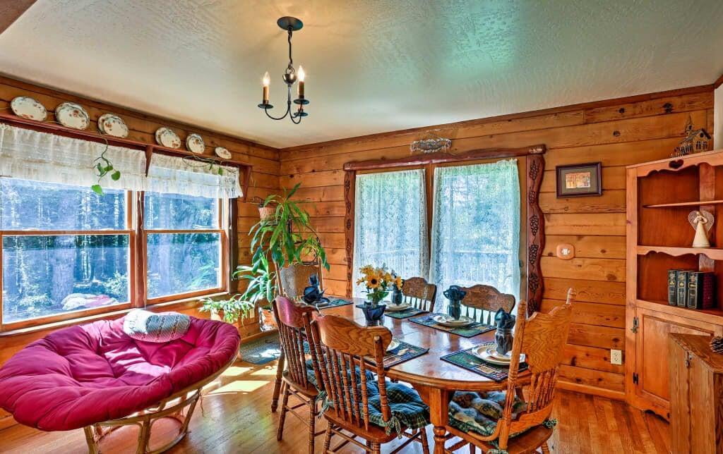 Brookings, OR Log Cabin