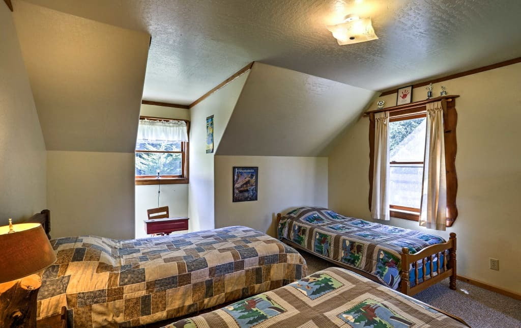 Brookings, OR Log Cabin