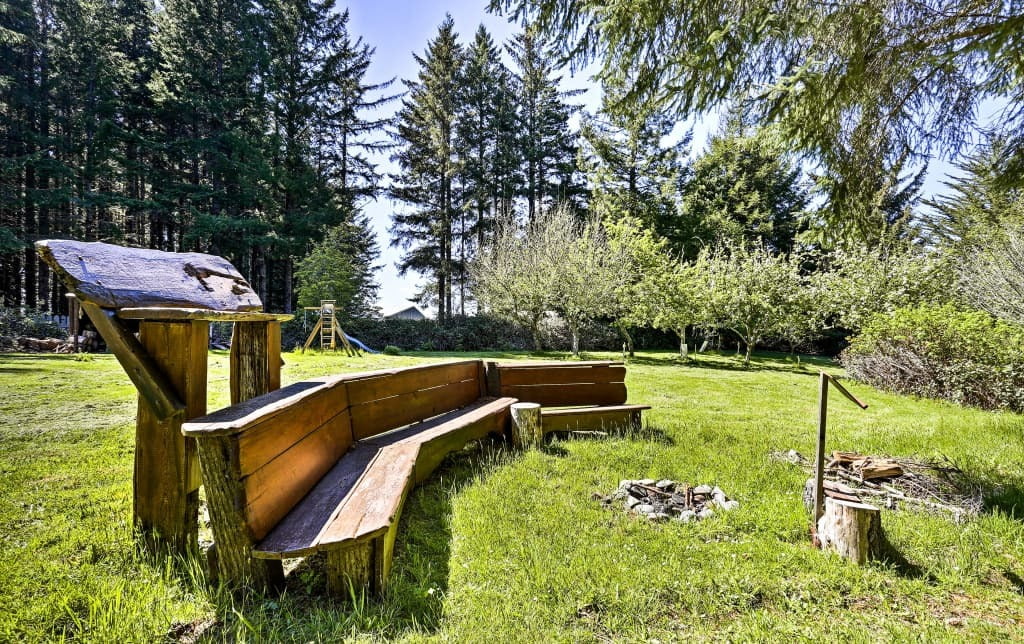 Brookings, OR Log Cabin
