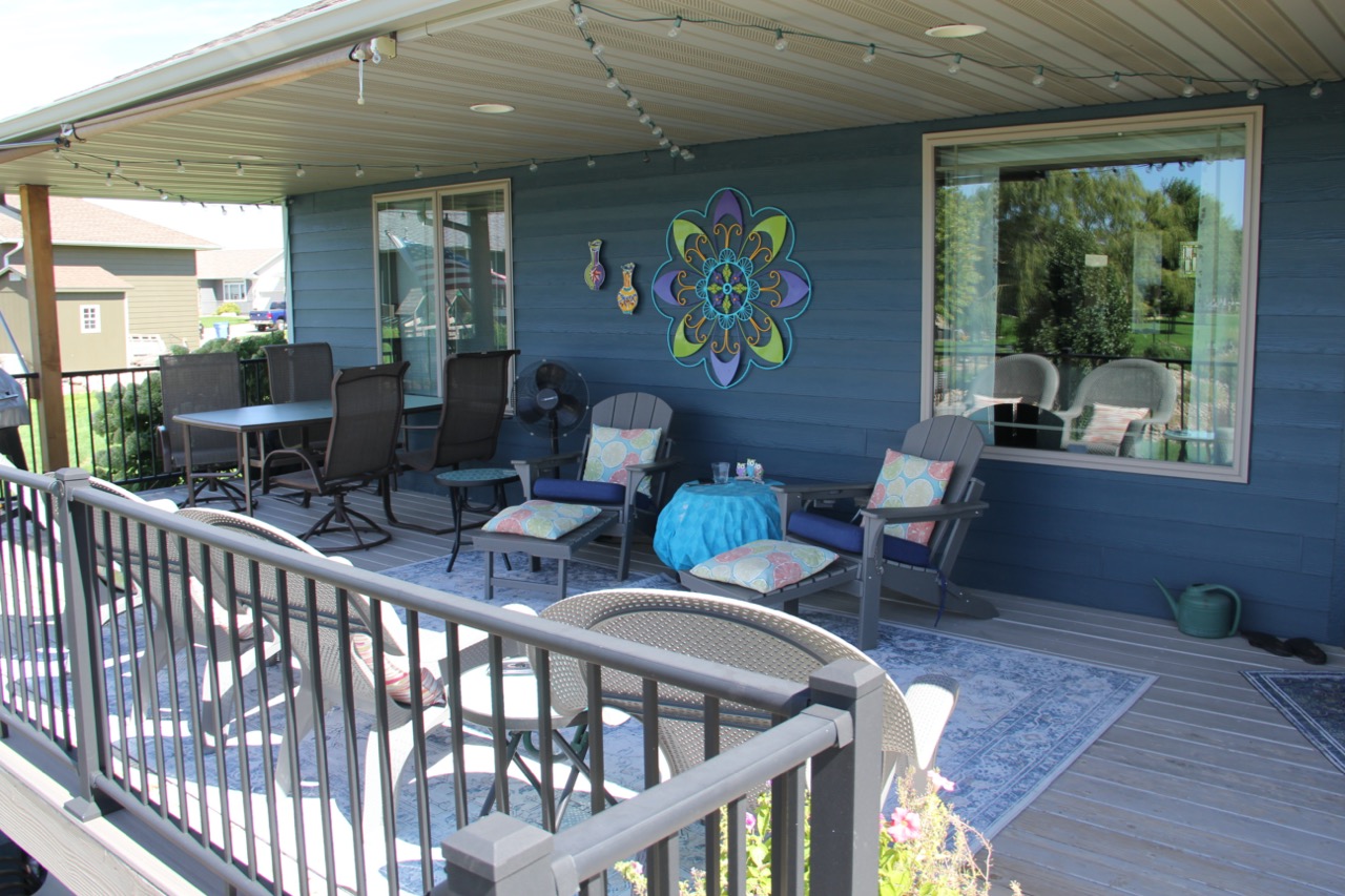 Tea, SD Lake Home