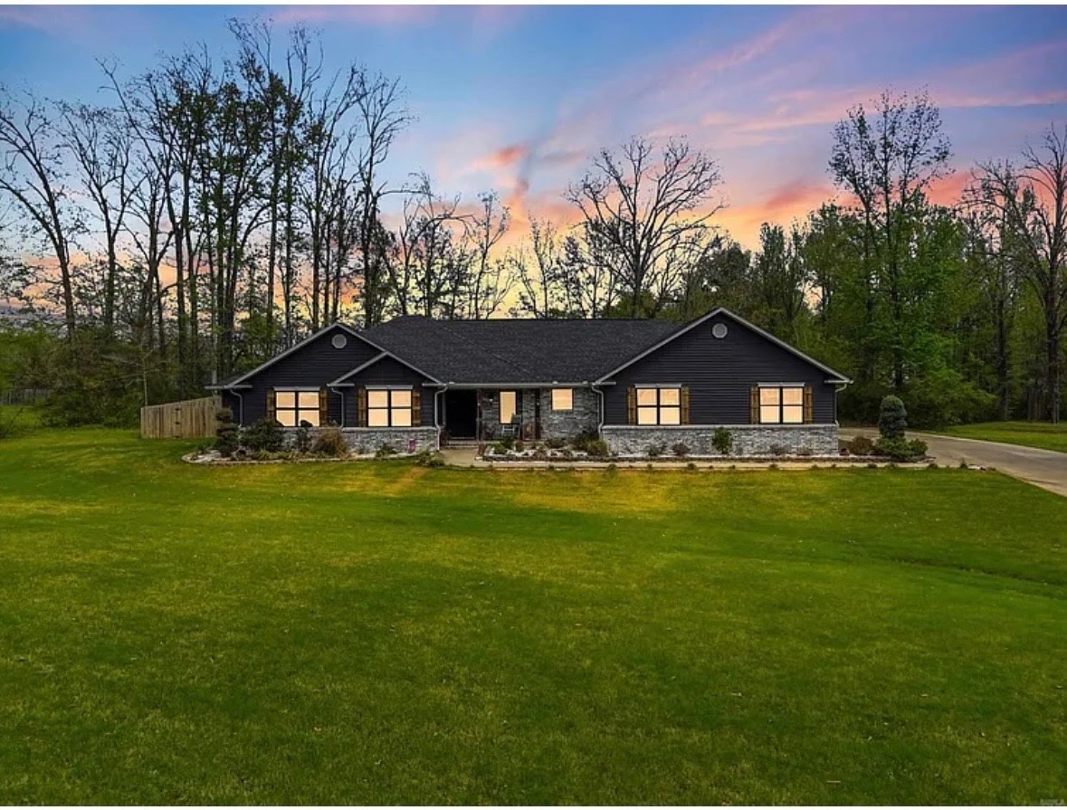 Whitehall, AR Home