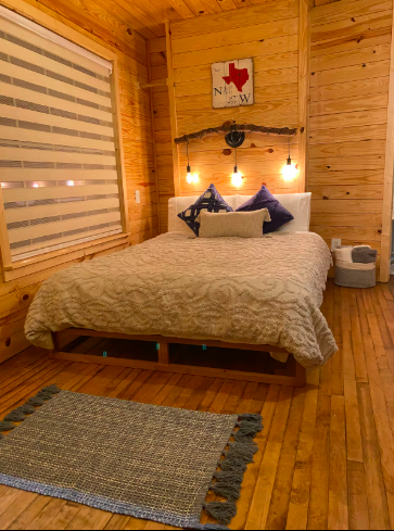 Waco, TX Coach's Quarters on a Creek