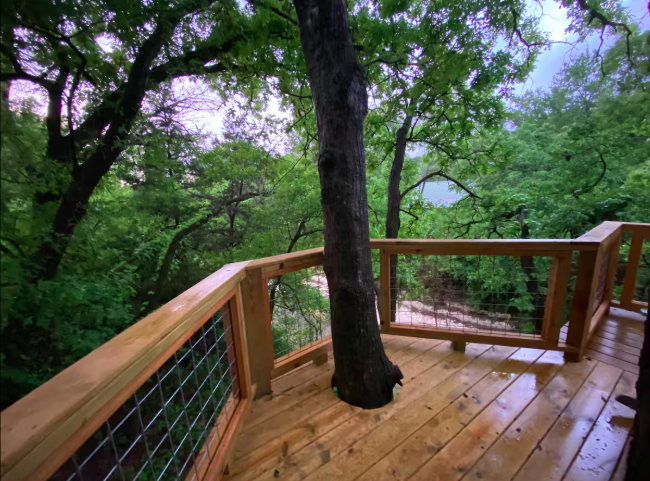 Waco, TX Coach's Quarters on a Creek