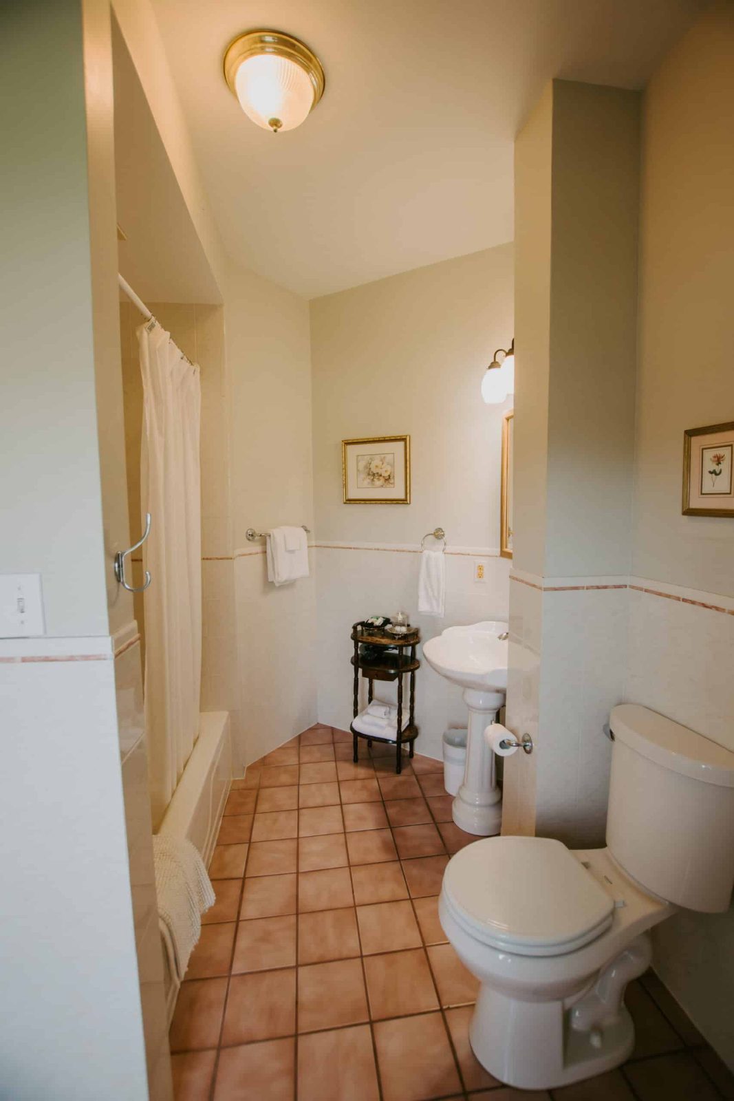 Chambersburg, PA Inn Sunset Suite