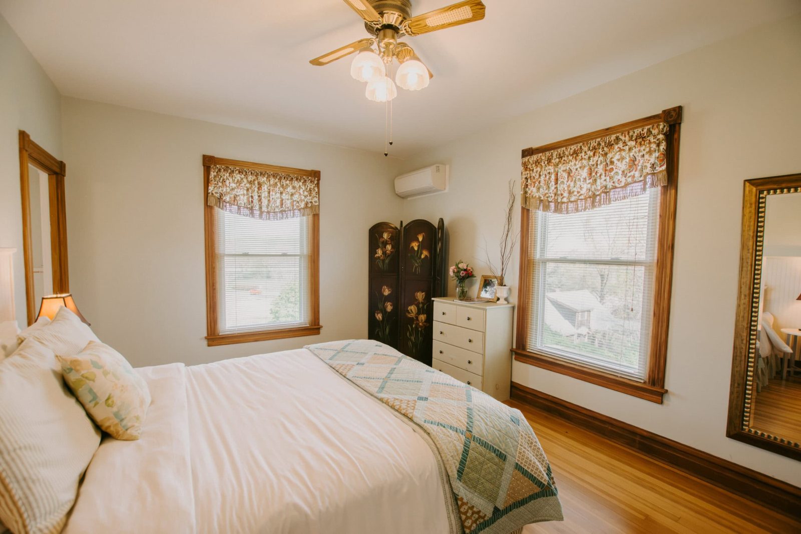 Chambersburg, PA Inn Sunset Suite