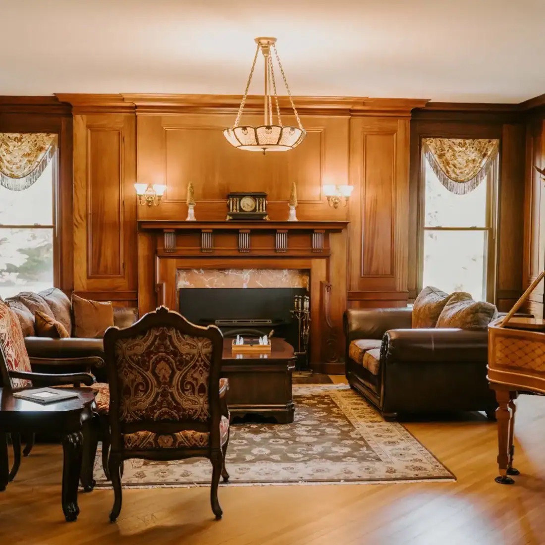 Chambersburg, PA Inn Sunset Suite