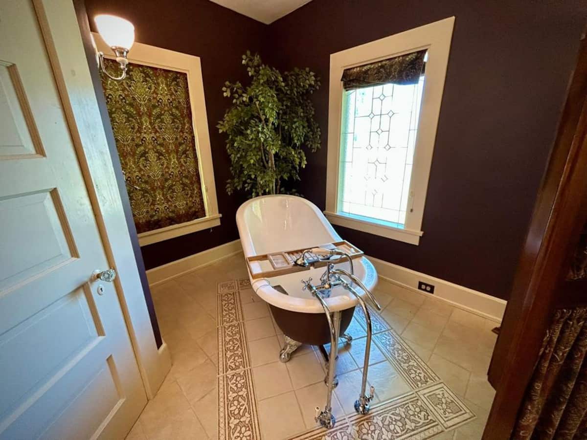 Wooster, OH Individual King Room