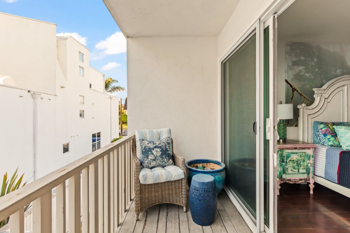 San Diego, CA Beach Front Bungalow